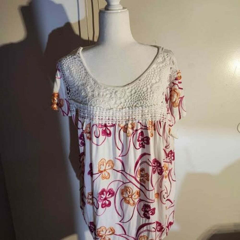 White Crochet Bodice Embroidered Women's Top 3X